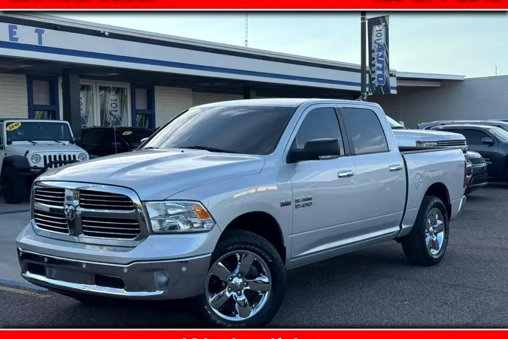 2018 Ram 1500 SLT photo 1