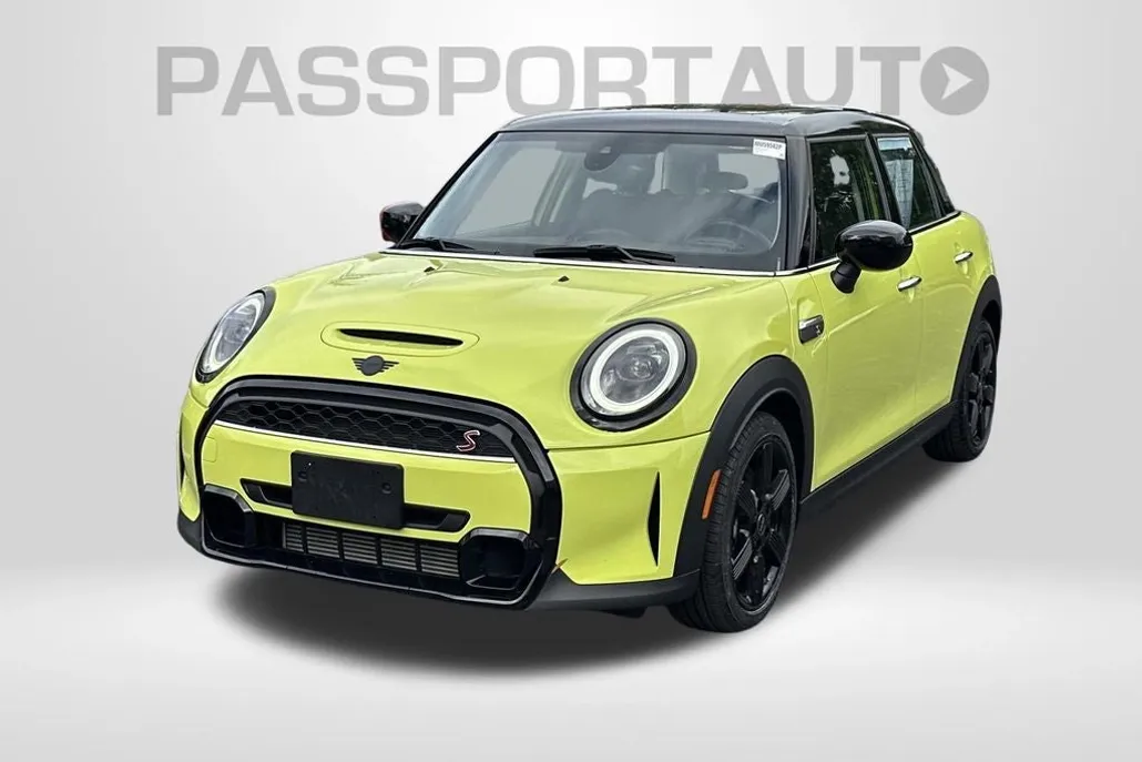 2024 Mini Cooper 4 Door Hardtop Signature photo 1