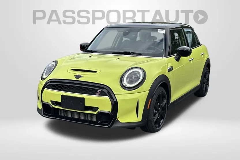 2024 Mini Cooper 4 Door Hardtop Signature photo 1