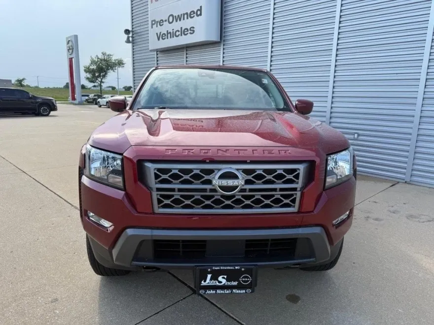 2024 Nissan Frontier SV photo 1