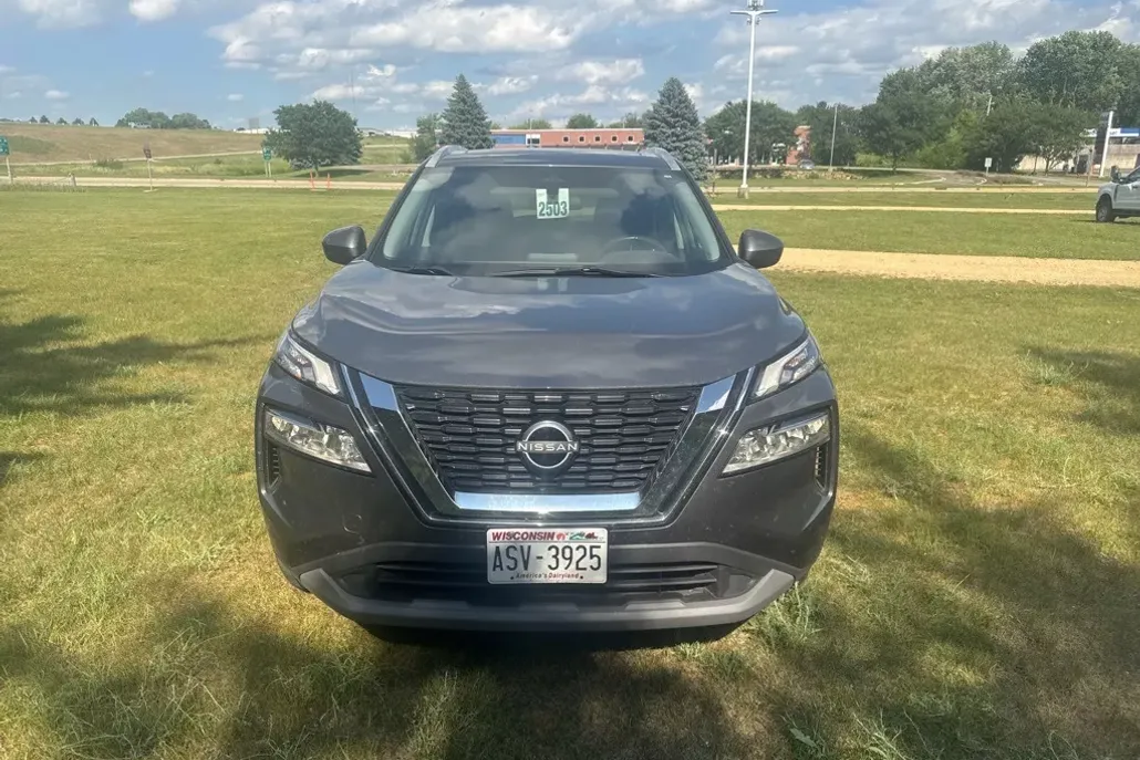 2023 Nissan Rogue SV photo 1