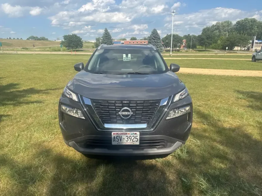 2023 Nissan Rogue SV photo 1