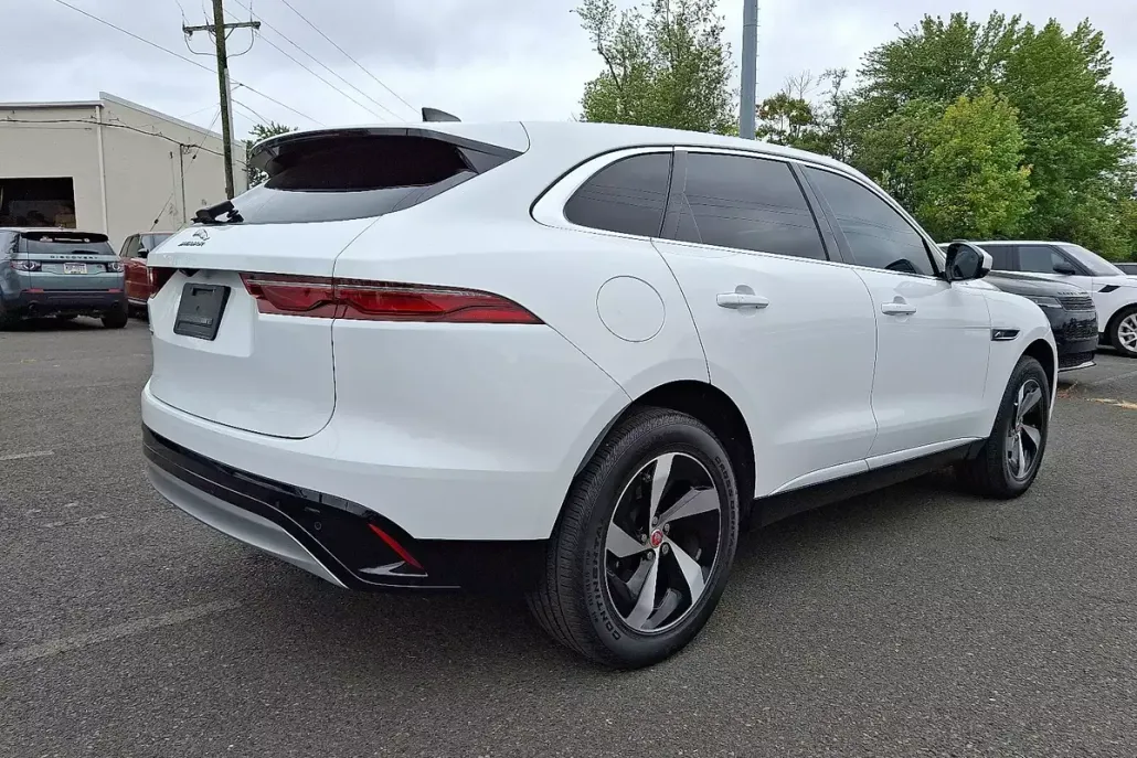 2023 Jaguar F-PACE S P250 photo 1