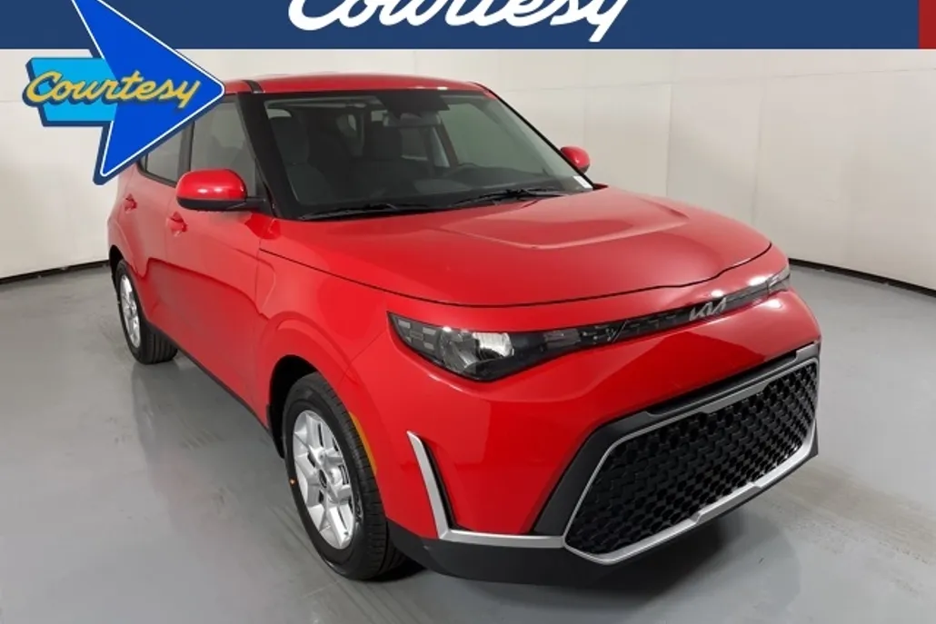 2025 Kia Soul LX photo 1