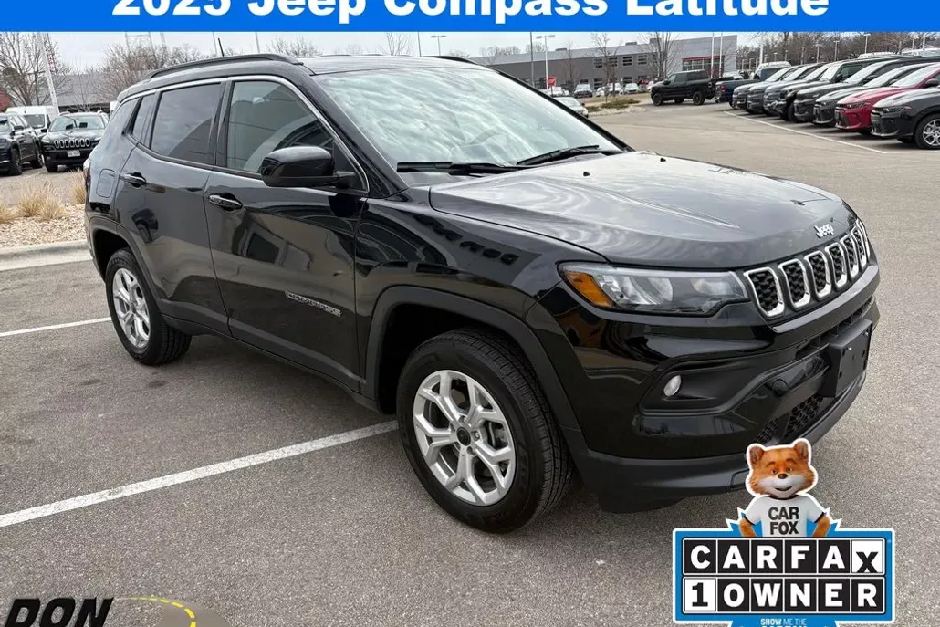 2025 Jeep Compass Latitude photo 1