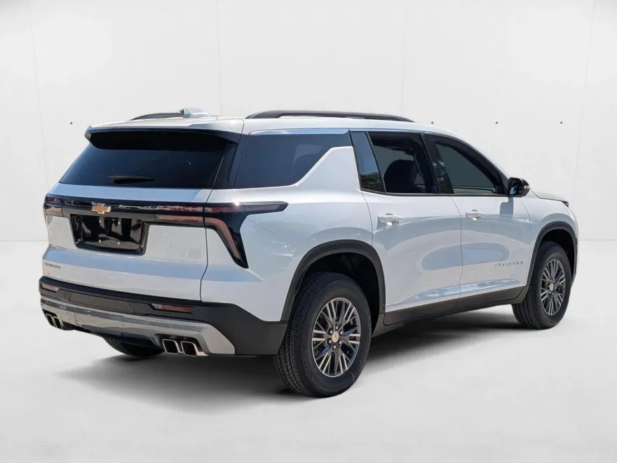 2025 Chevrolet Traverse photo 1