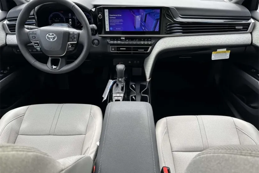 2025 Toyota Camry XLE photo 1