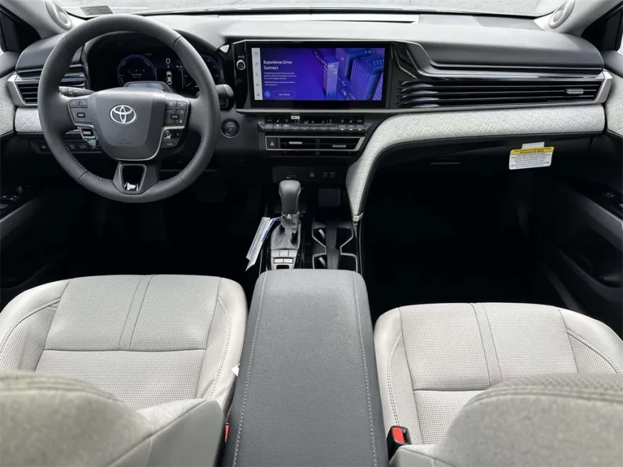 2025 Toyota Camry XLE photo 1