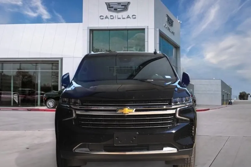 2023 Chevrolet Tahoe LT photo 1