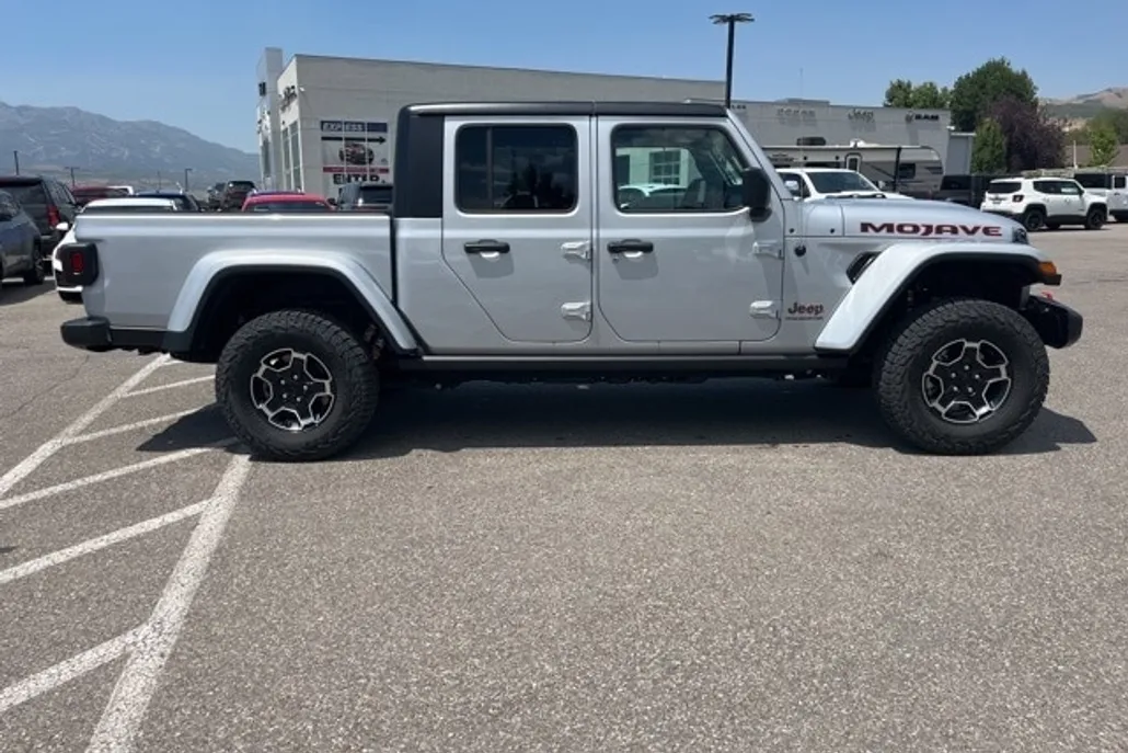 2023 Jeep Gladiator Mojave photo 1