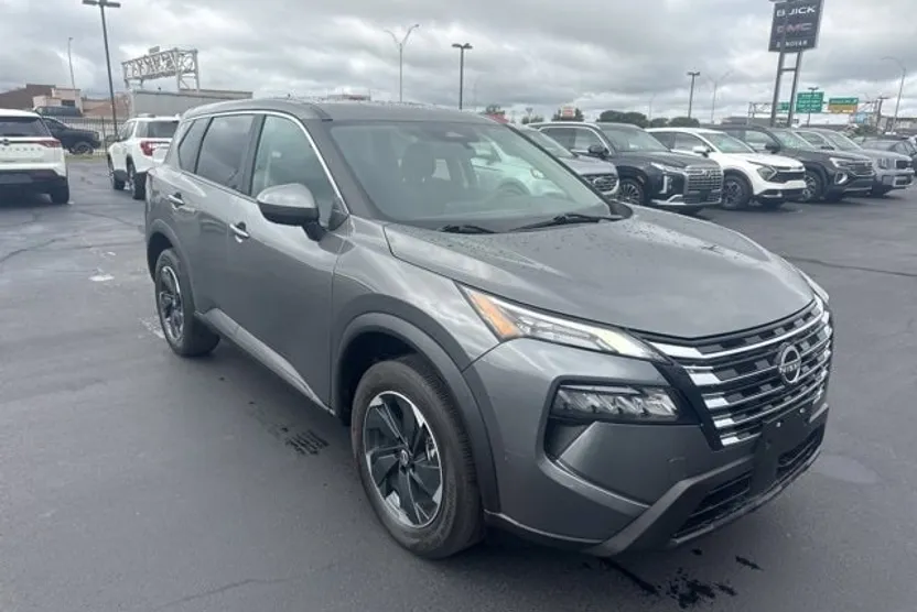 2024 Nissan Rogue SV photo 1