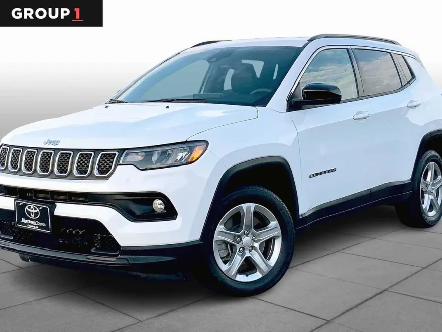 2024 Jeep Compass Latitude photo 1