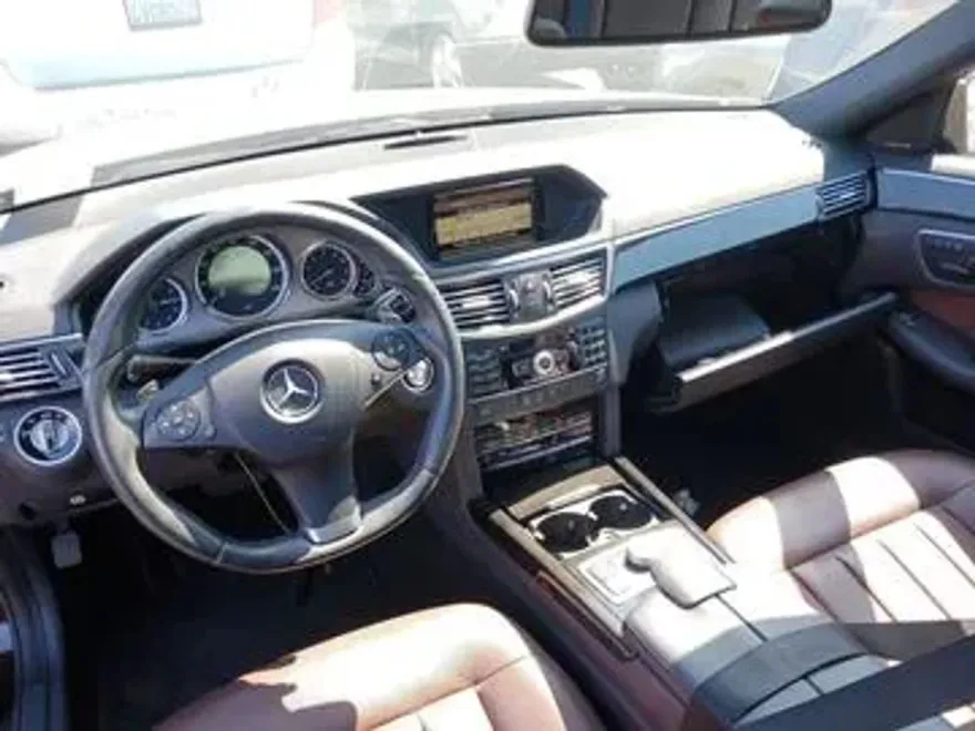 2011 Mercedes Benz E 350 Sedan photo 1