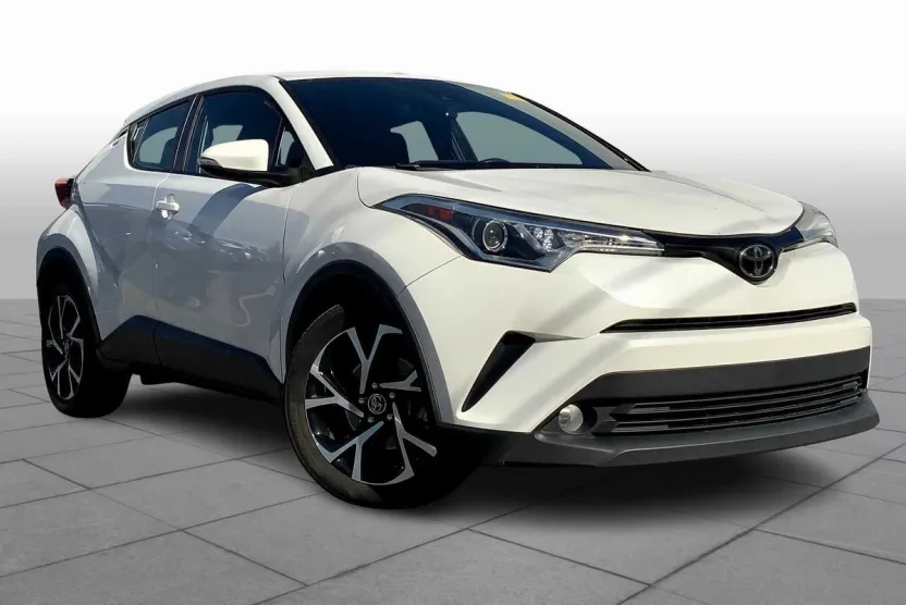 2018 Toyota C-HR XLE photo 1