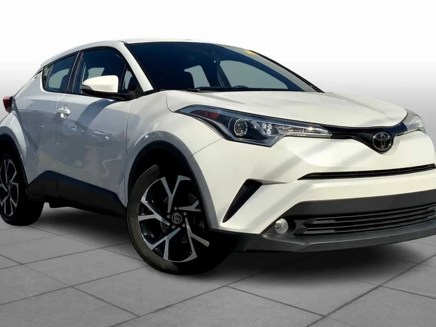 2018 Toyota C-HR XLE photo 1
