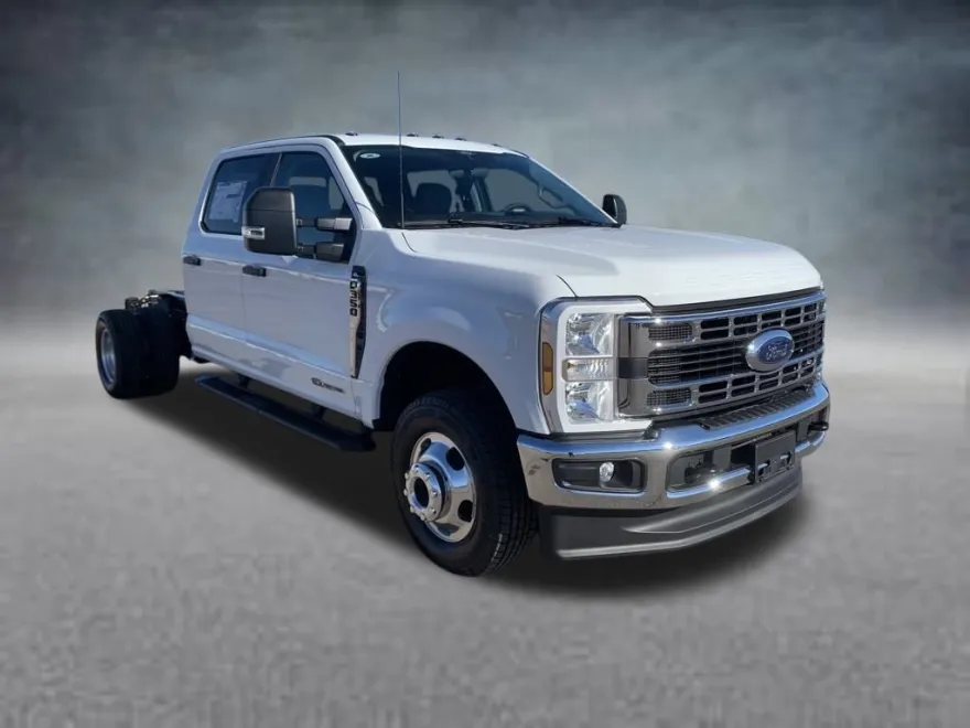 2025 Ford F-350 XL photo 1