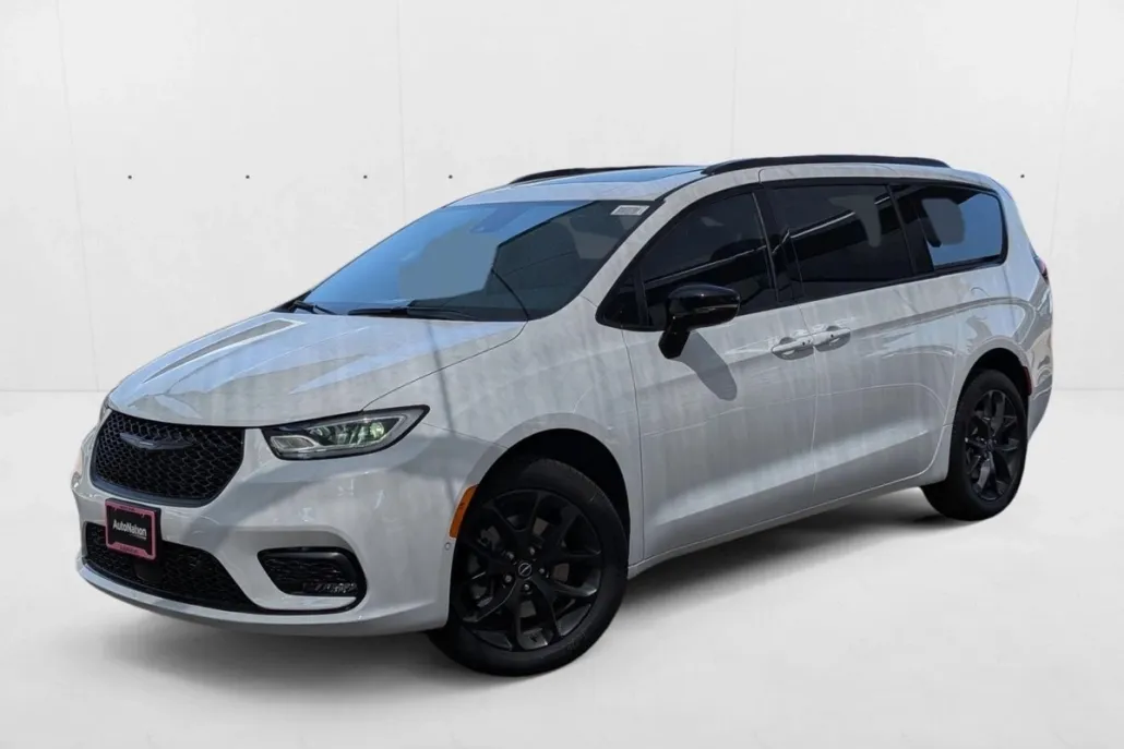 2026 Chrysler Pacifica Limited photo 1
