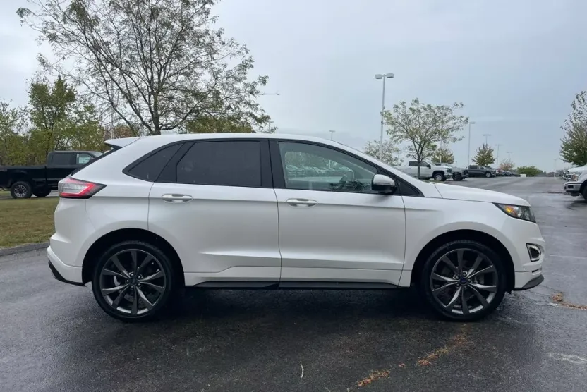 2018 Ford Edge Sport photo 1