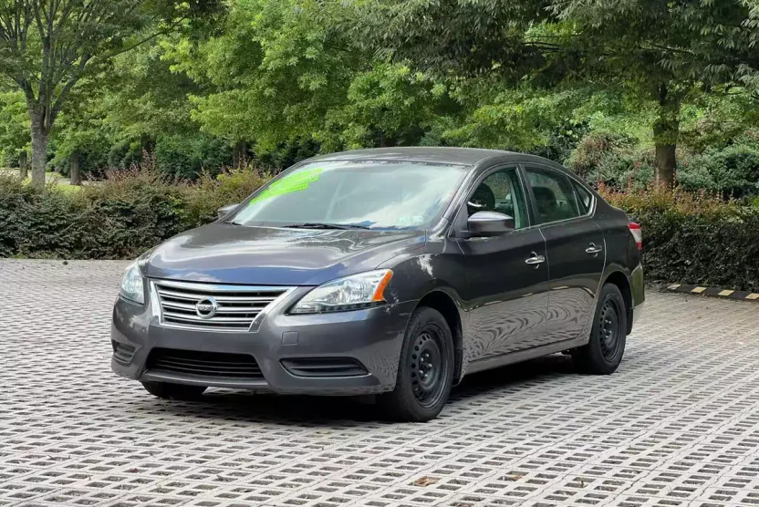 2015 Nissan Sentra SV photo 1