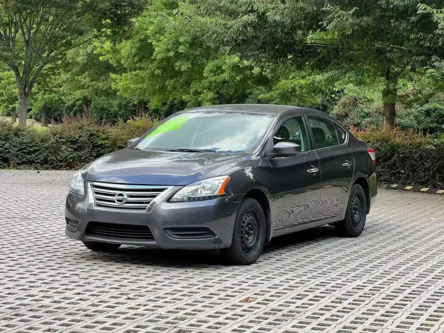 2015 Nissan Sentra SV photo 1