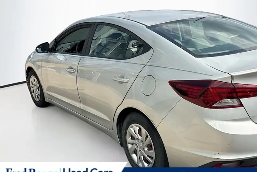 2019 Hyundai Elantra SE photo 1