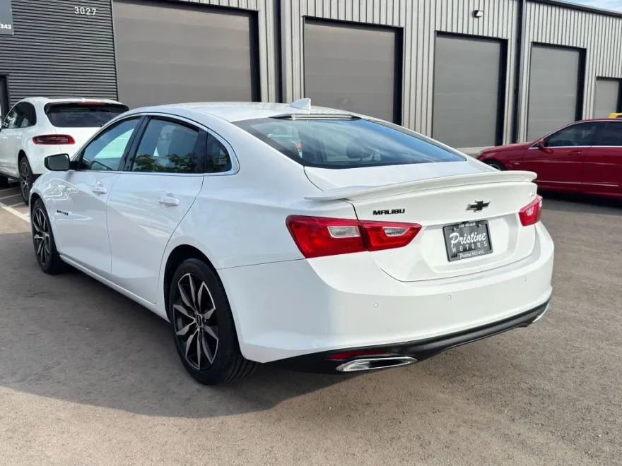 2022 Chevrolet Malibu RS photo 1