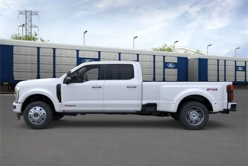 2026 Ford F-450 Platinum photo 1