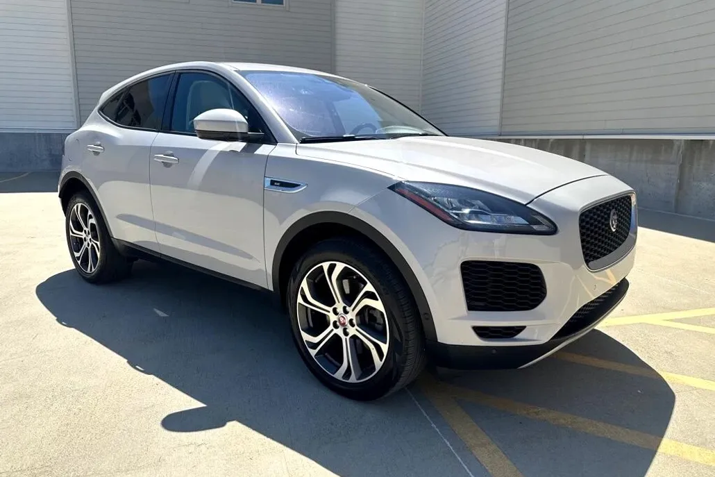 2020 Jaguar E-PACE SE photo 1