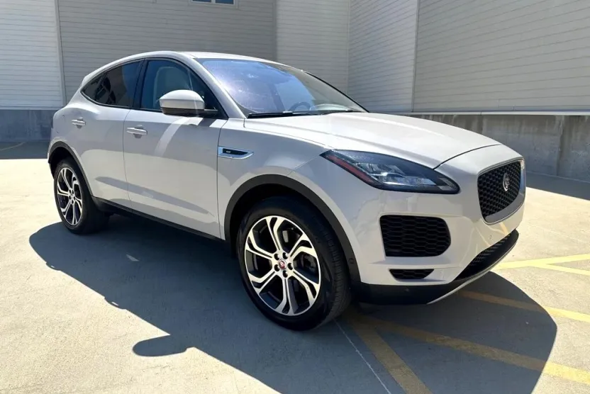 2020 Jaguar E-PACE SE photo 1