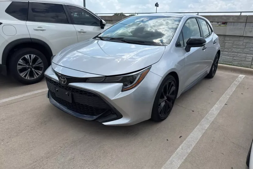 2022 Toyota Corolla SE photo 1