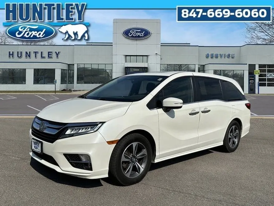 2018 Honda Odyssey Touring photo 1