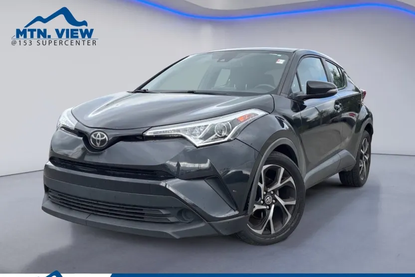 2018 Toyota C-HR XLE Premium photo 1