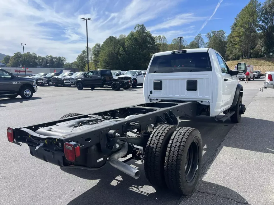 2025 Ram 5500 Tradesman photo 1