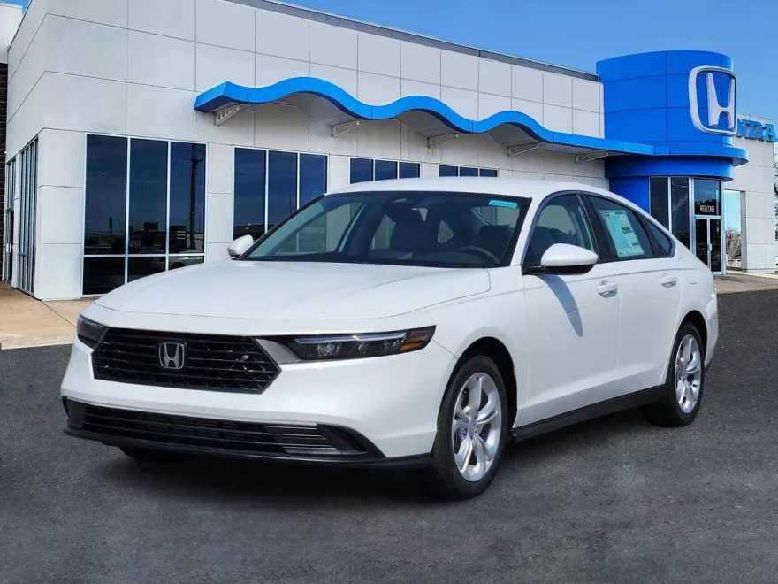 2025 Honda Accord LX photo 1