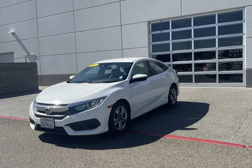 2017 Honda Civic LX photo 1
