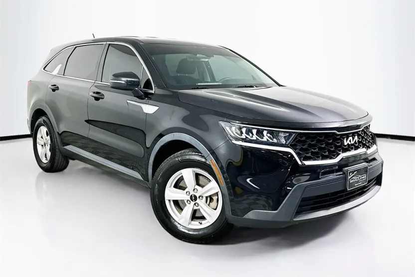 2023 Kia Sorento LX photo 1