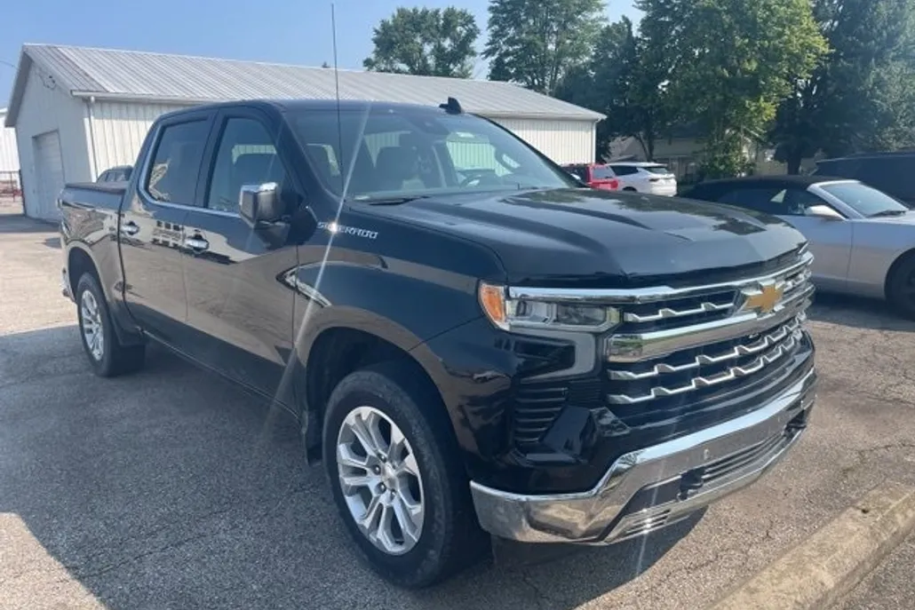 2022 Chevrolet Silverado 1500 LTZ photo 1