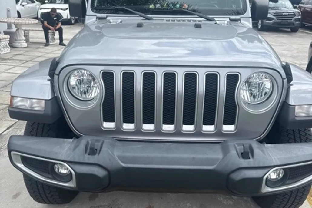 2021 Jeep Wrangler Unlimited Sahara photo 1