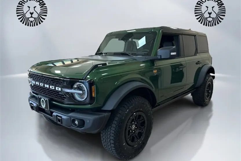 2025 Ford Bronco Badlands photo 1