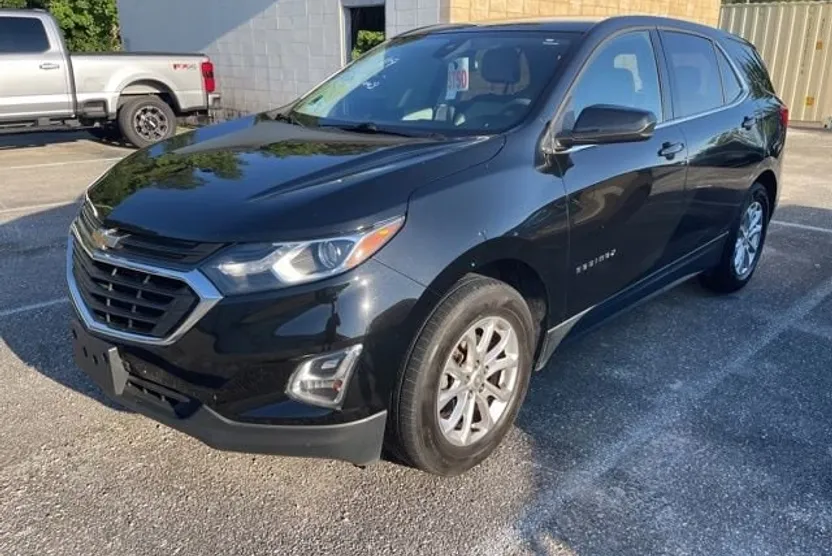 2020 Chevrolet Equinox LT photo 1