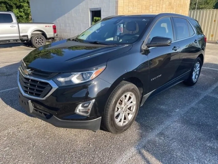 2020 Chevrolet Equinox LT photo 1