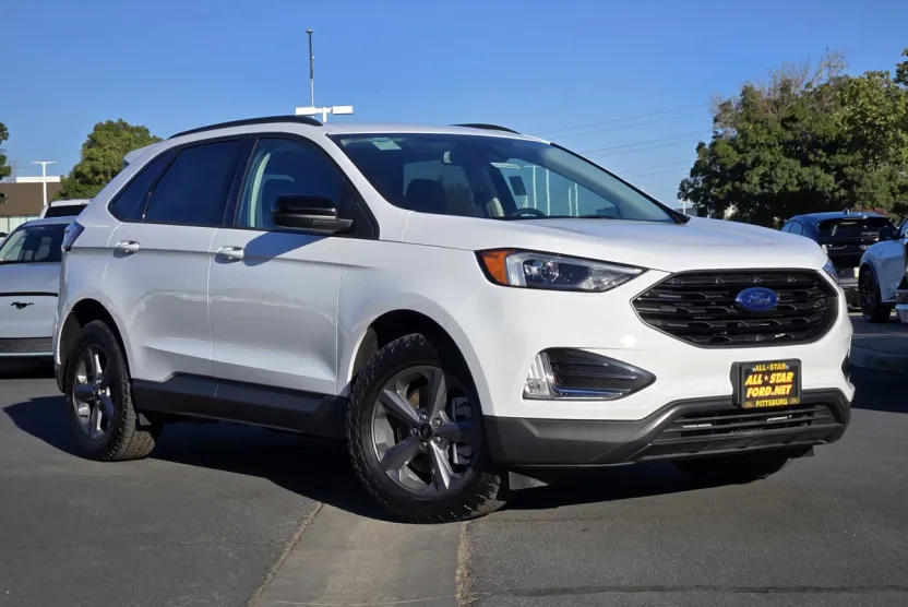 2024 Ford Edge SEL photo 1