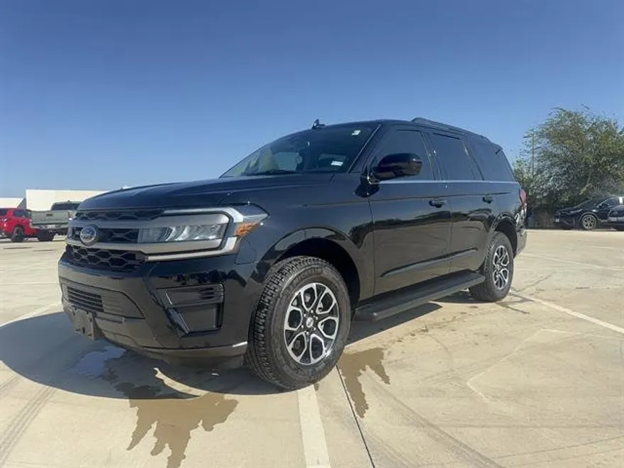 2024 Ford Expedition XLT photo 1