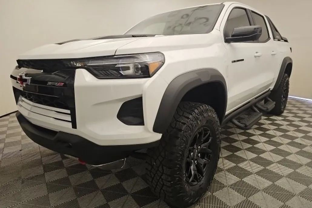 2025 Chevrolet Colorado ZR2 photo 1