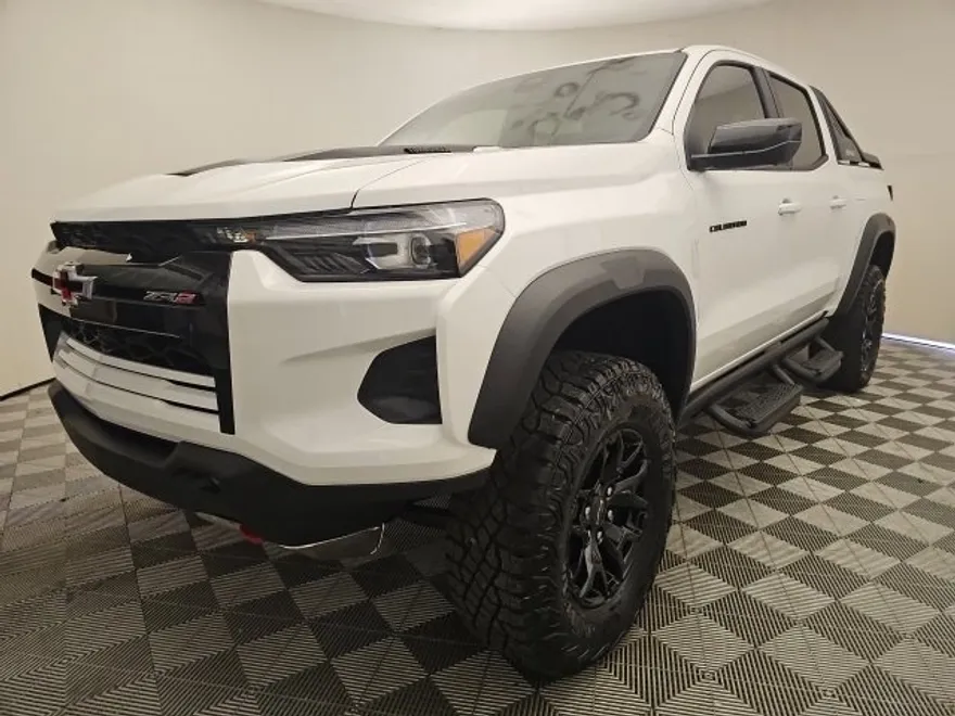 2025 Chevrolet Colorado ZR2 photo 1