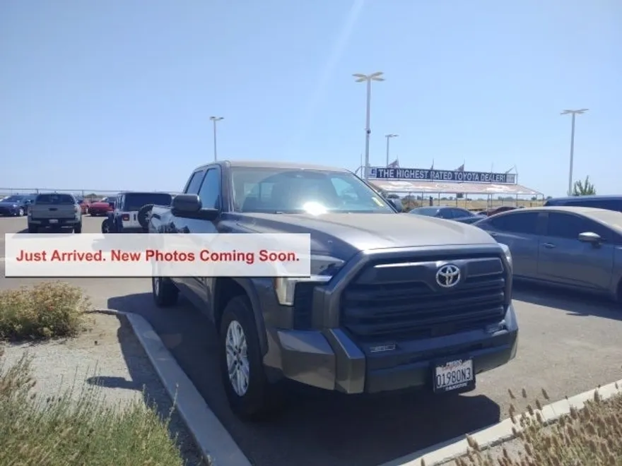 2022 Toyota Tundra SR5 photo 1