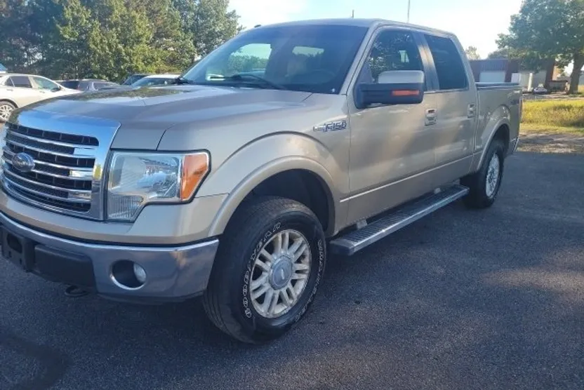 2013 Ford F-150 Lariat photo 1