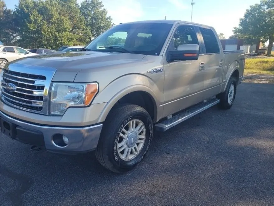 2013 Ford F-150 Lariat photo 1