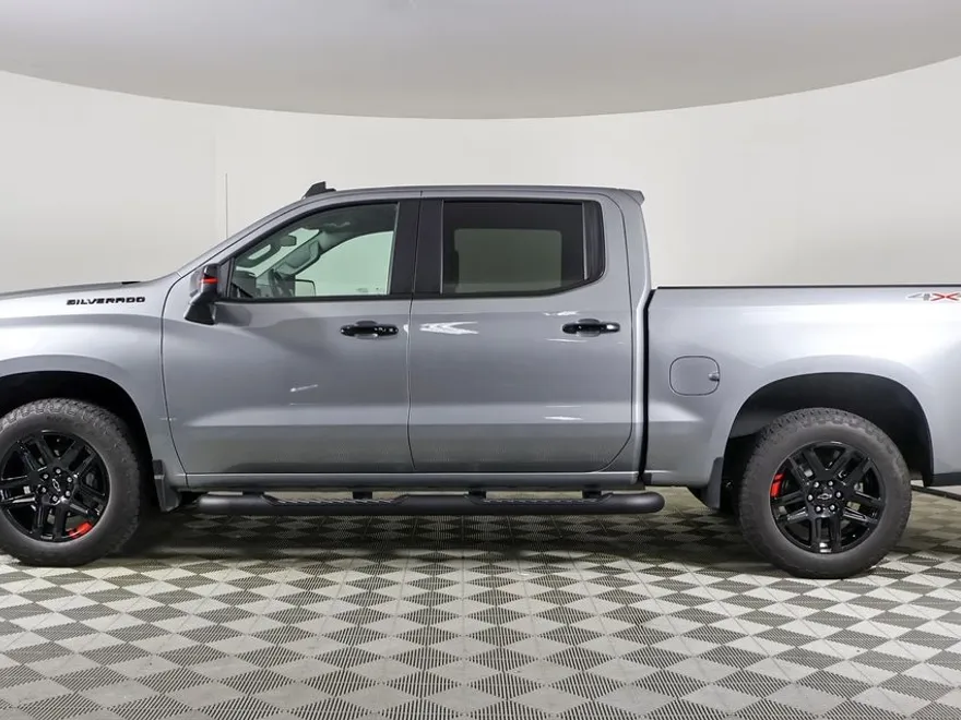 2024 Chevrolet Silverado 1500 RST photo 1