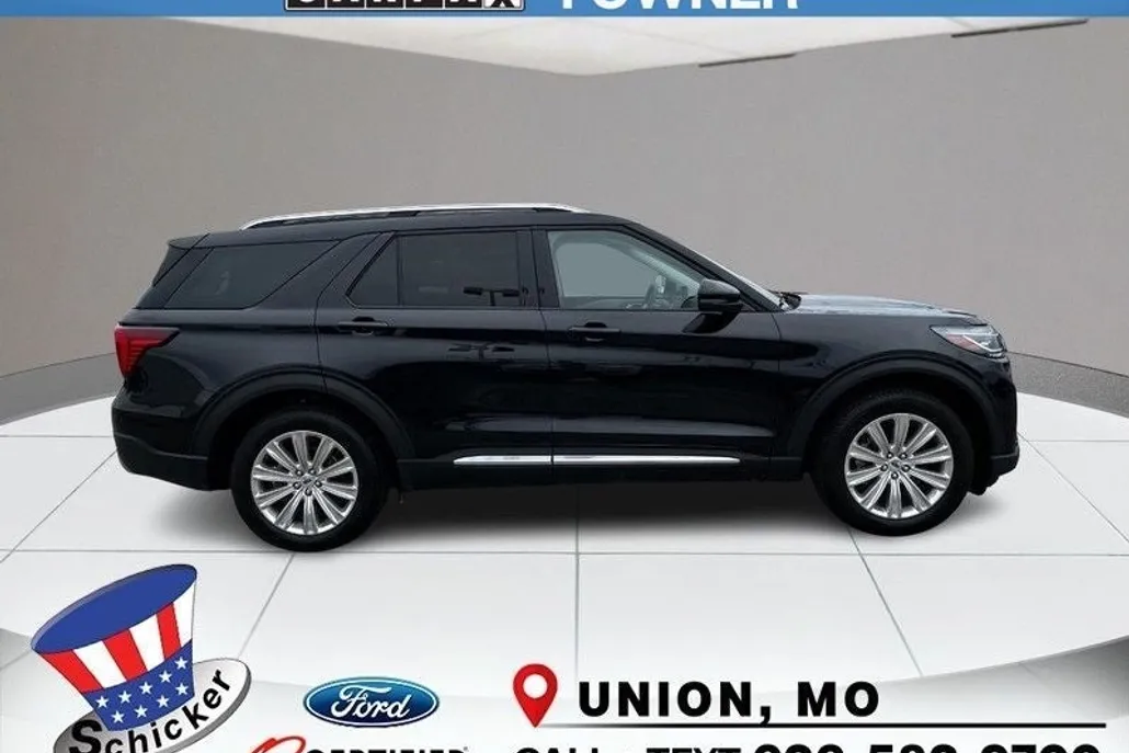 2025 Ford Explorer Platinum photo 1